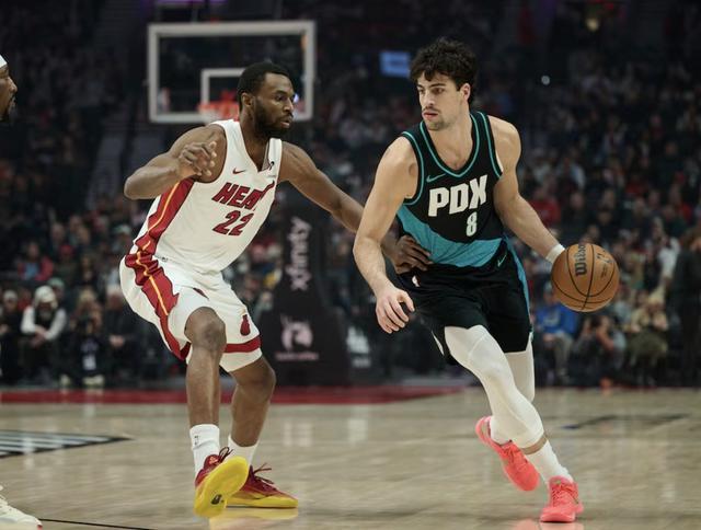 开云下载-阿夫迪亚谈背伤：有点僵硬但没上次严重，原本想坚持但教练不让