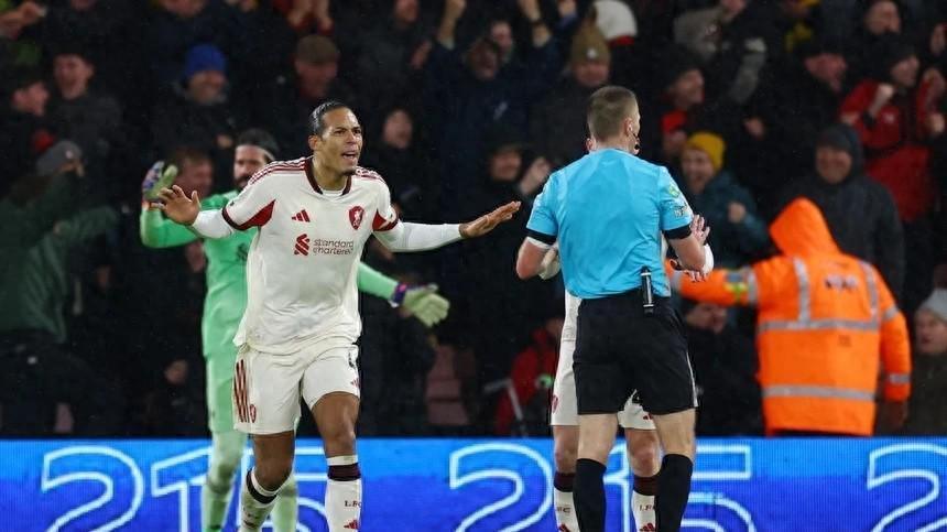 kaiyun-利物浦客场2-3负伯恩茅斯,范迪克低级失误引众怒